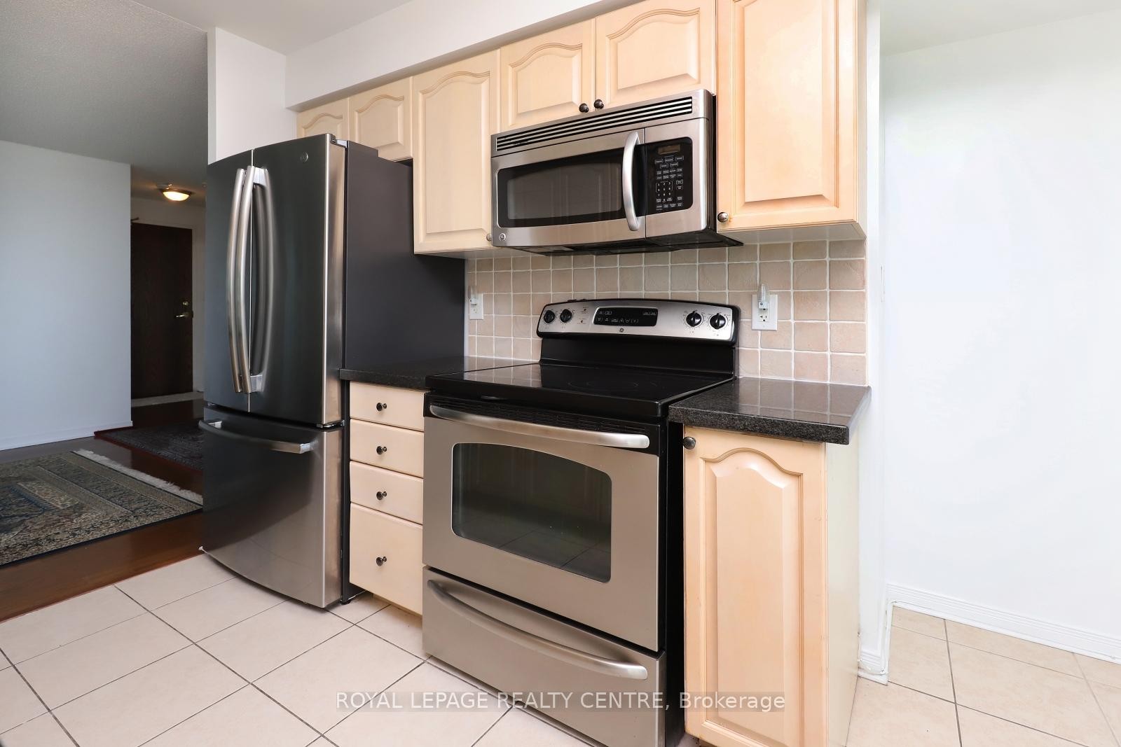 603-4850 Glen Erin Drive, Mississauga, ON - Indoor Photo Showing Kitchen