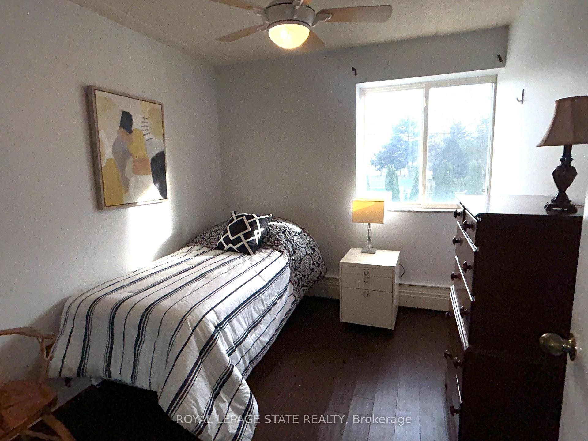 220-198 Scott Street, St. Catharines, ON - Indoor Photo Showing Bedroom