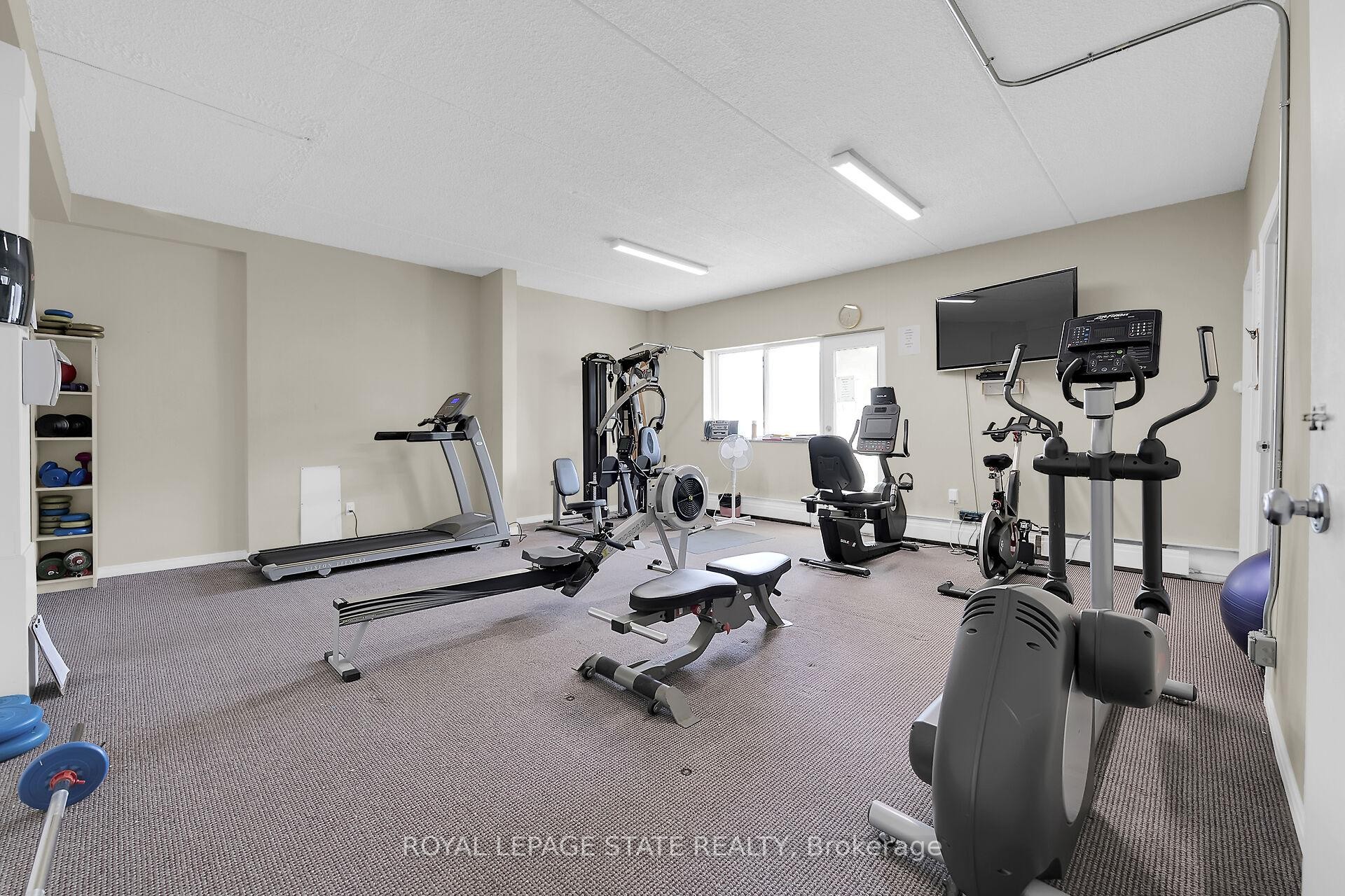 220-198 Scott Street, St. Catharines, ON - Indoor Photo Showing Gym Room