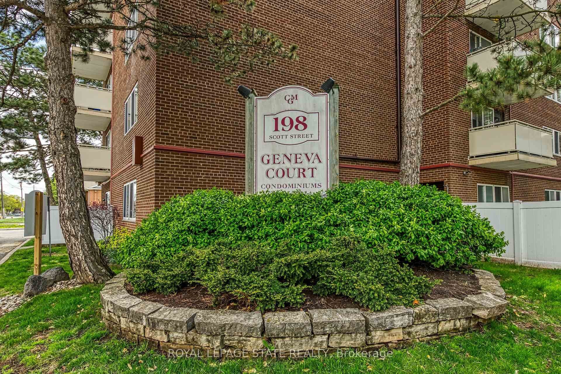 220-198 Scott Street, St. Catharines, ON - Outdoor