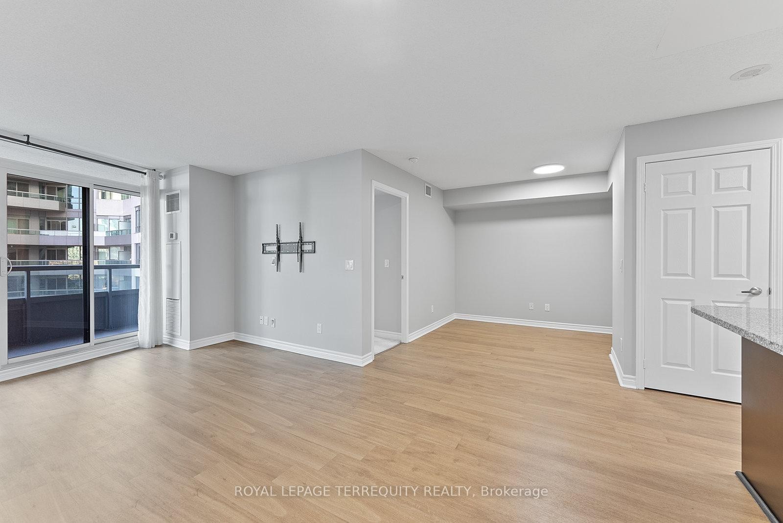 1212-19 Grand Trunk Crescent, Toronto, ON - Indoor Photo Showing Other Room