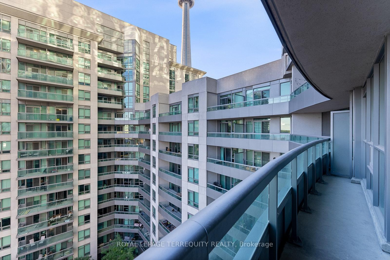 1212-19 Grand Trunk Crescent, Toronto, ON - Outdoor
