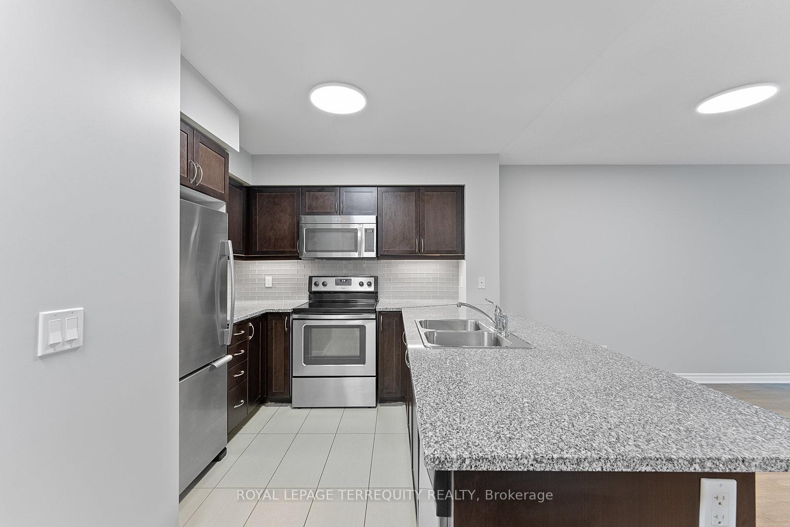 1212-19 Grand Trunk Crescent, Toronto, ON - Indoor Photo Showing Kitchen With Double Sink