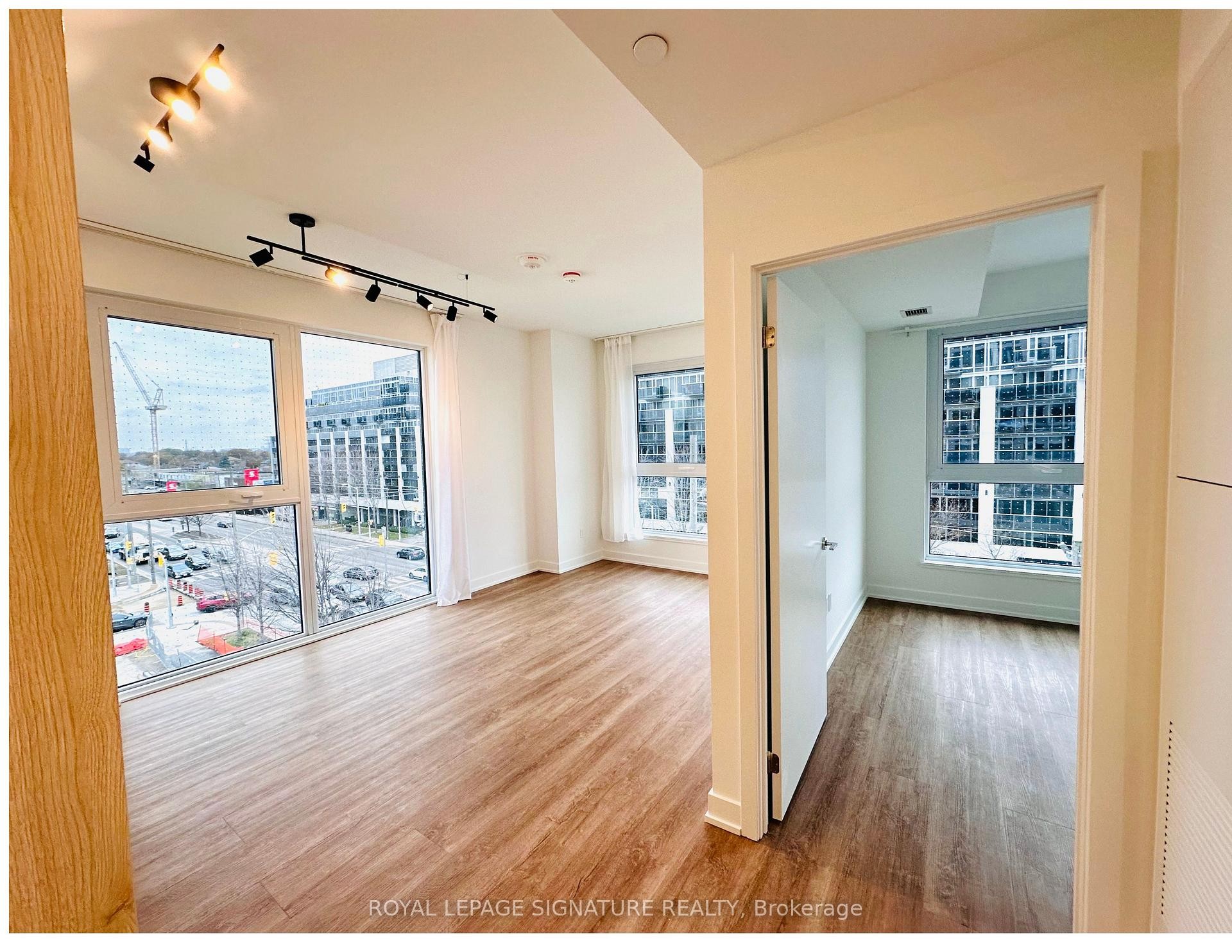 431-1007 The Queensway N/A, Toronto, ON - Indoor Photo Showing Other Room