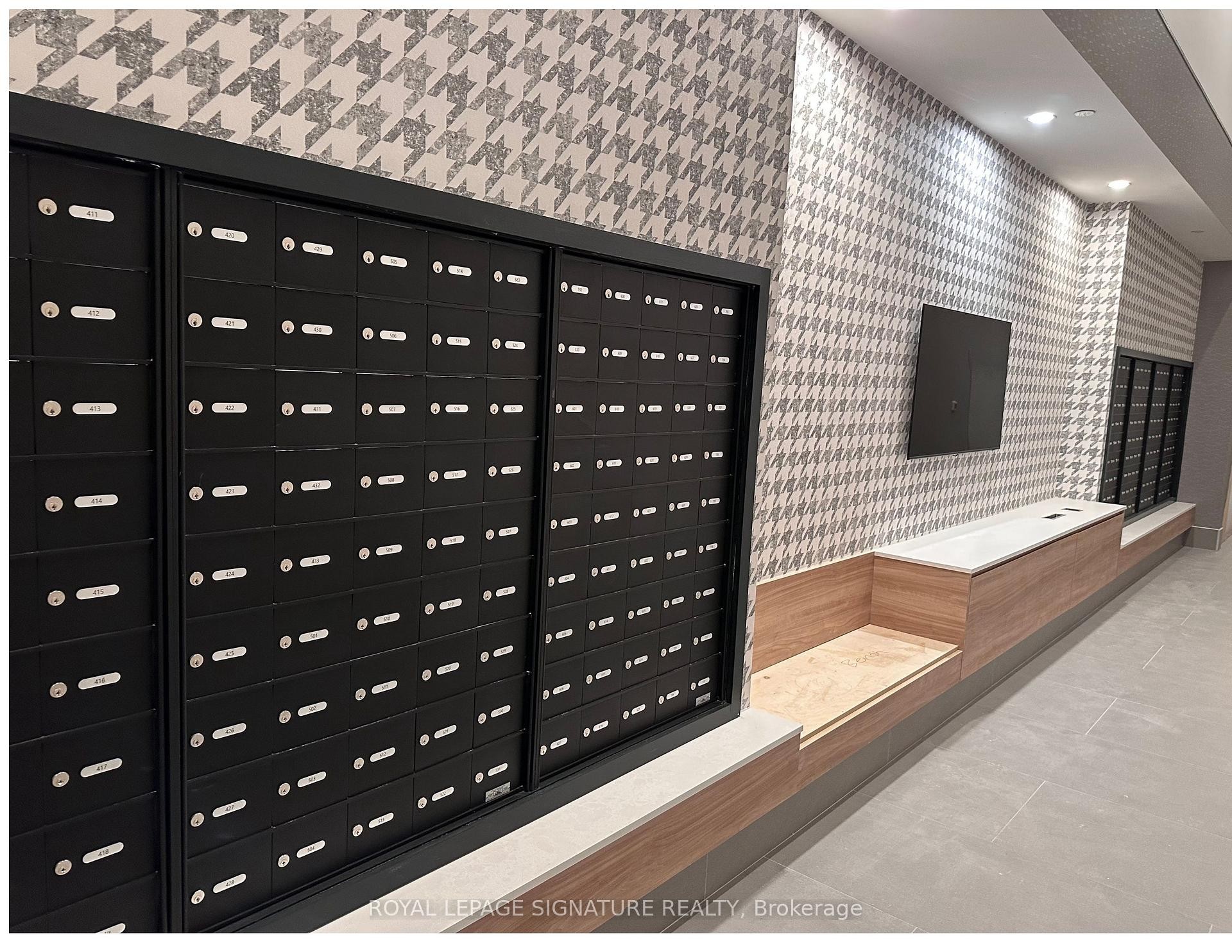 431-1007 The Queensway N/A, Toronto, ON - Indoor Photo Showing Other Room