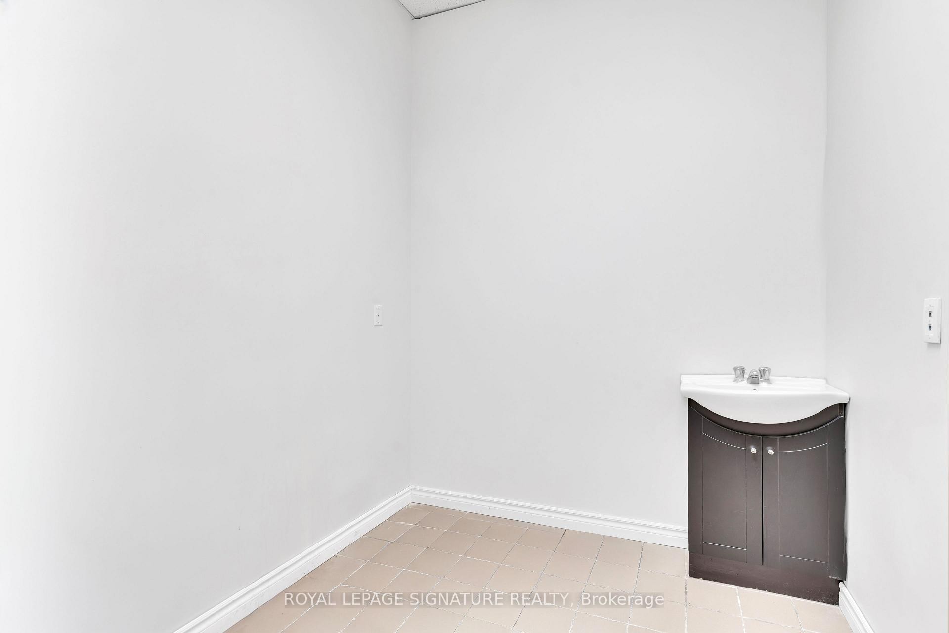 4-3155 Eglinton Avenue E, Toronto, ON