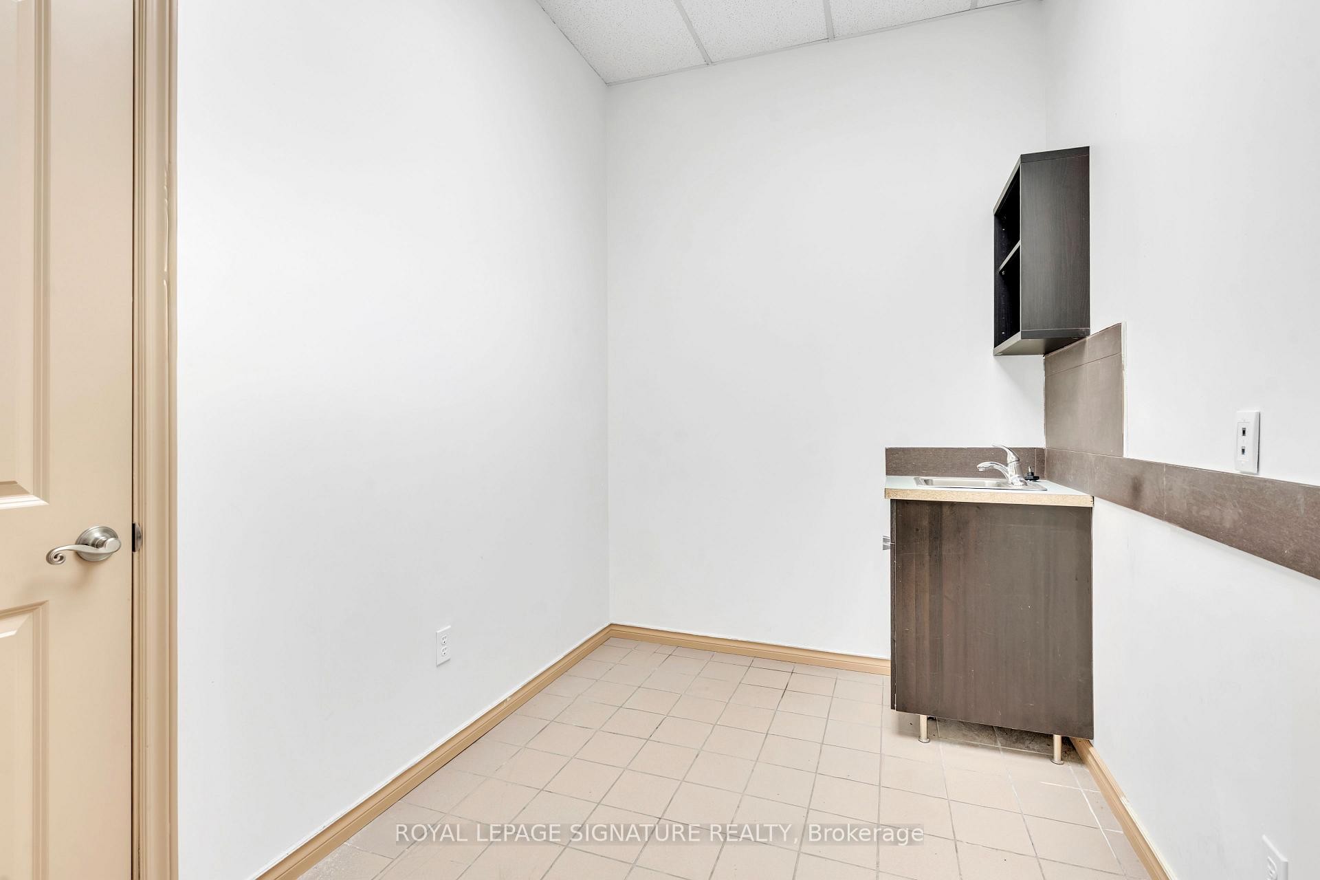 4-3155 Eglinton Avenue E, Toronto, ON