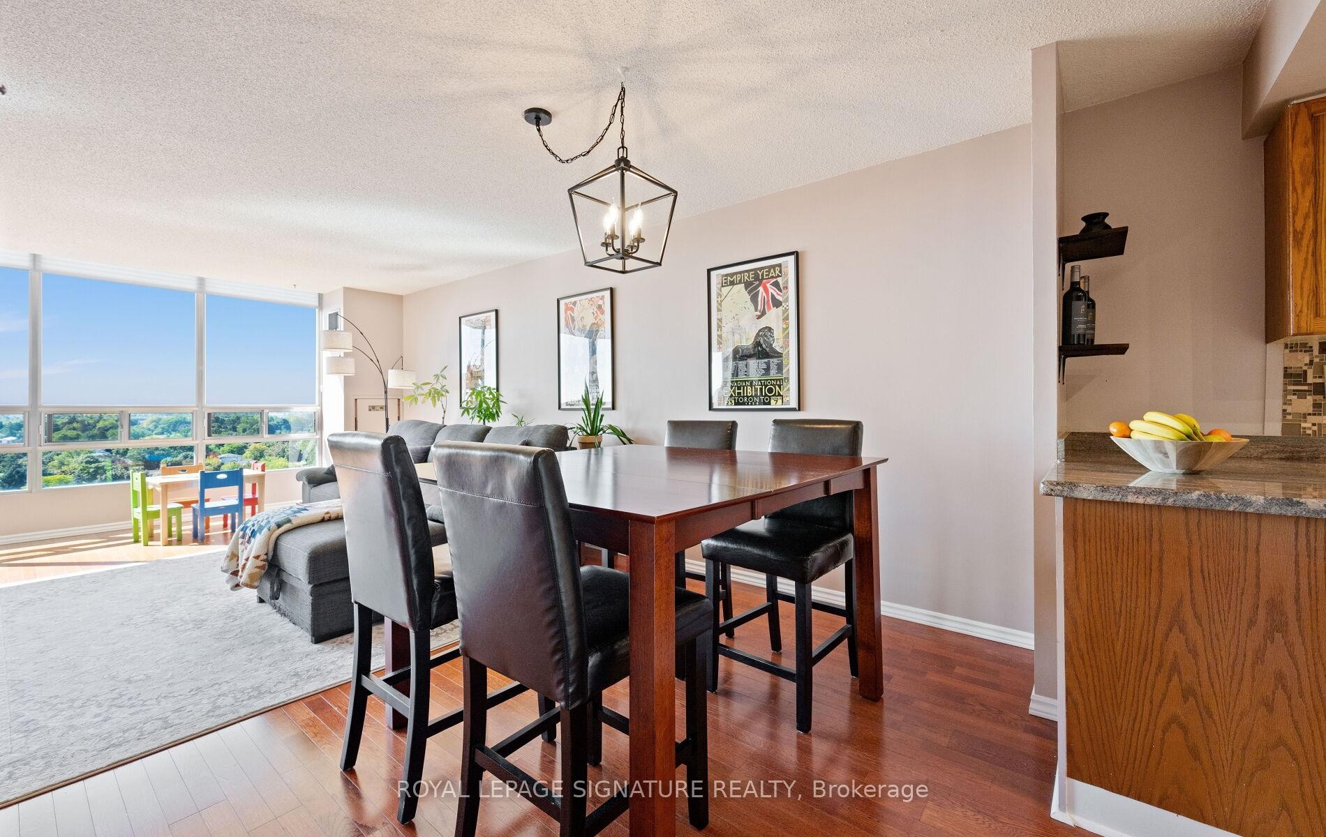 1207-310 Mill Street S, Brampton, ON - Indoor Photo Showing Dining Room