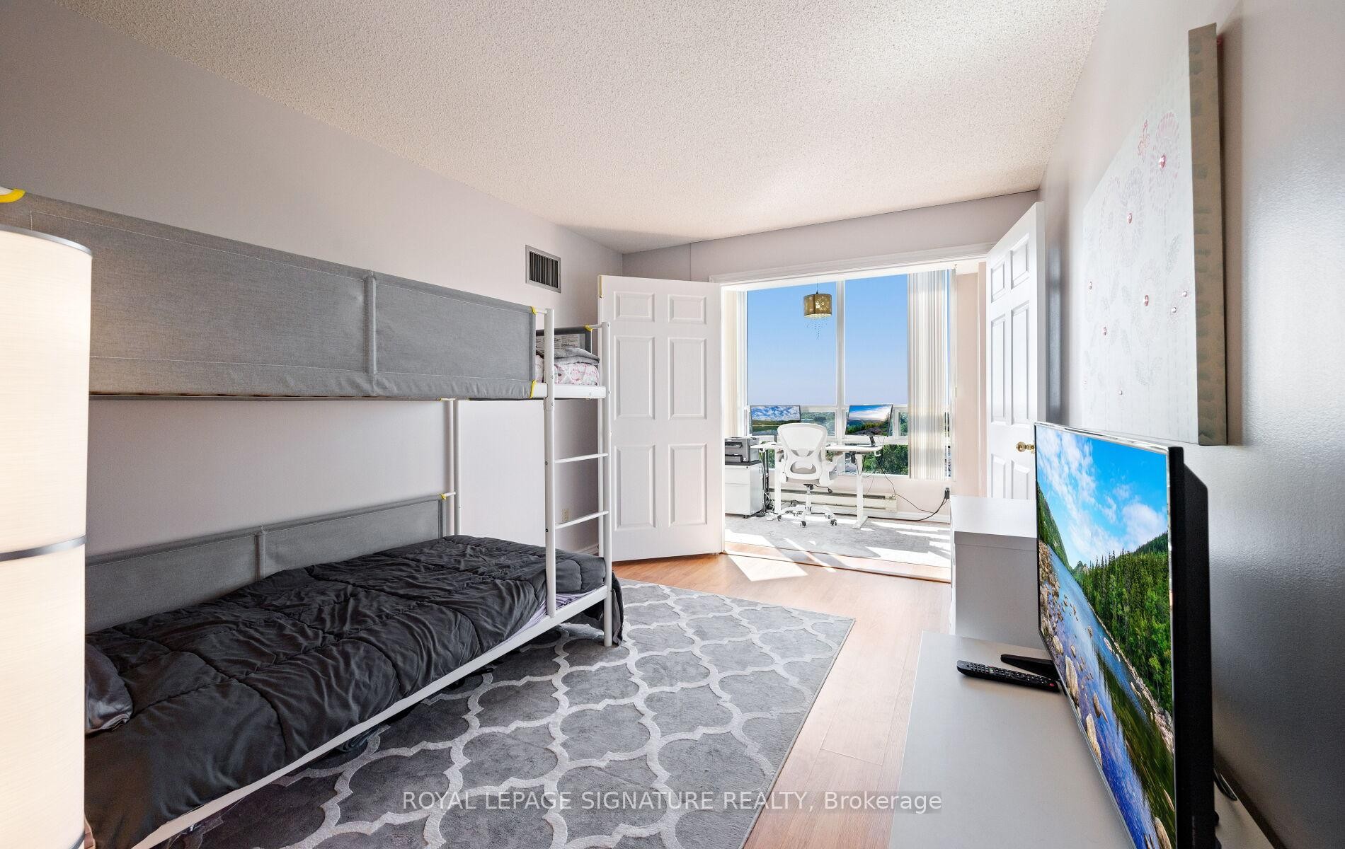 1207-310 Mill Street S, Brampton, ON - Indoor Photo Showing Bedroom