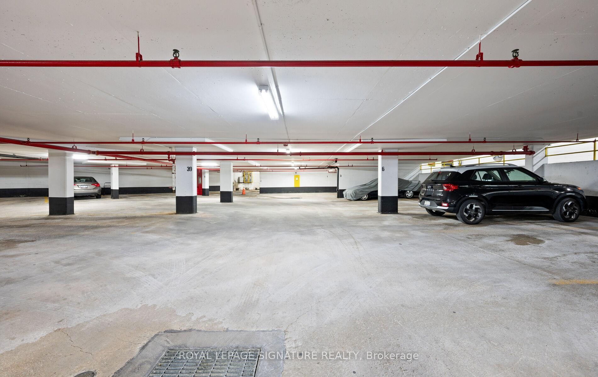 1207-310 Mill Street S, Brampton, ON - Indoor Photo Showing Garage