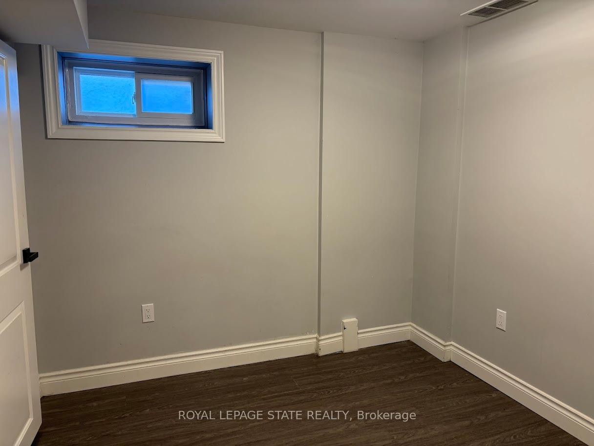 373 East 27Th Street, Hamilton, ON - Indoor Photo Showing Other Room