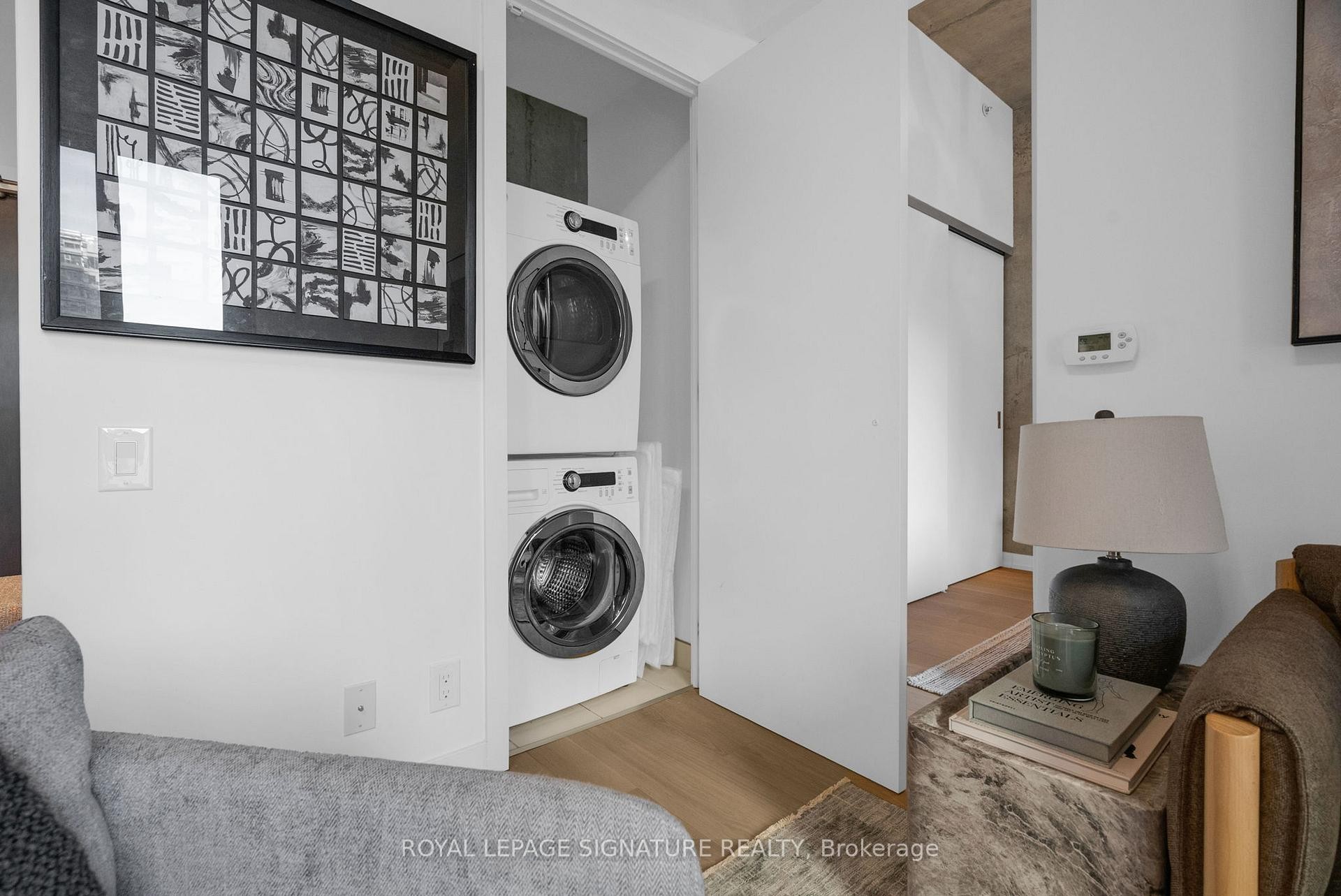 606-11 Charlotte Street, Toronto, ON - Indoor Photo Showing Laundry Room