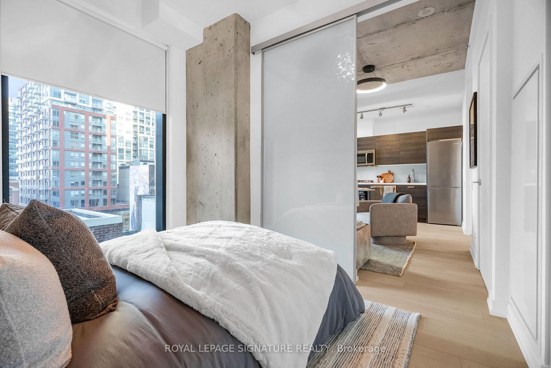 606-11 Charlotte Street, Toronto, ON - Indoor Photo Showing Bedroom