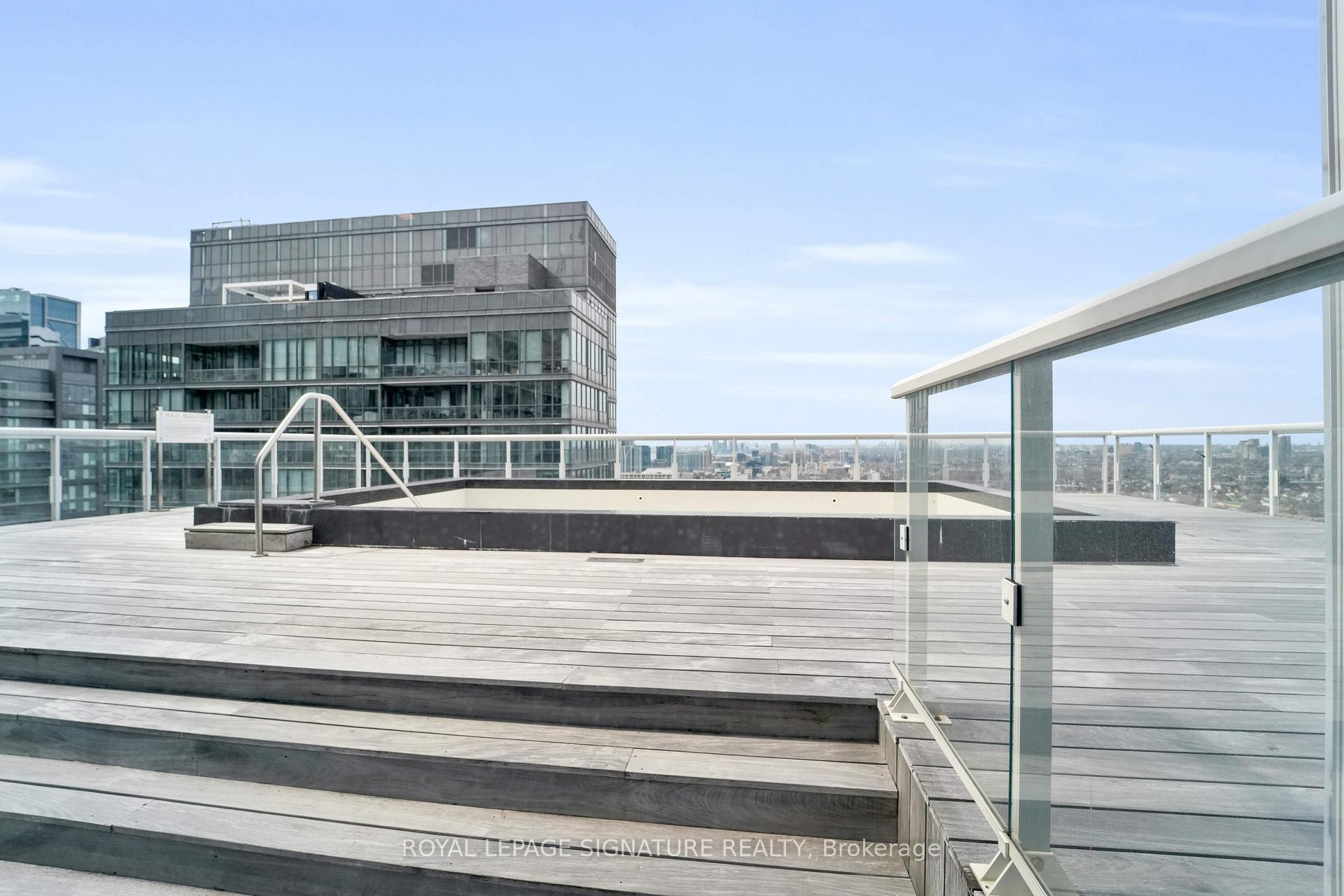 606-11 Charlotte Street, Toronto, ON - Outdoor