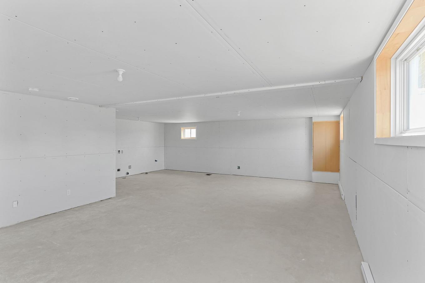 Basement - 87 Rue Des Pêcheurs, Saint-Louis-De-Gonzague, QC - Indoor Photo Showing Garage