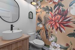 Powder room -