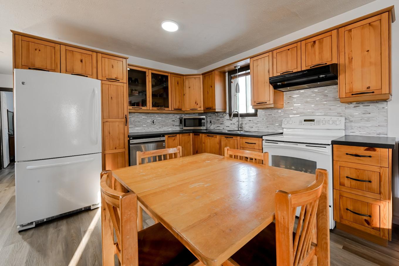 Cuisine - 14 Rue Gagné, Bromont, QC - Indoor Photo Showing Kitchen