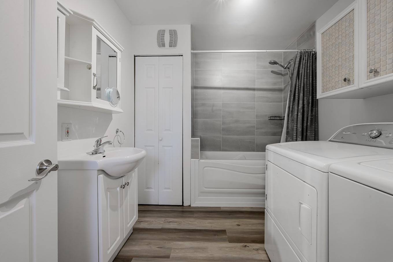 Salle de bains - 14 Rue Gagné, Bromont, QC - Indoor