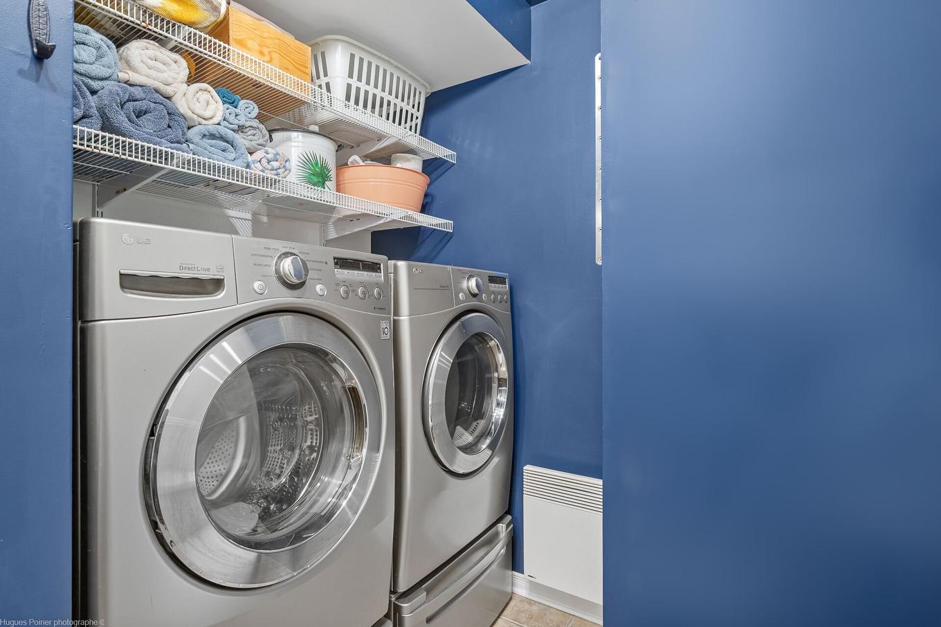 Bathroom - 8002 Rue Angèle, Laval (Duvernay), QC - Indoor Photo Showing Laundry Room