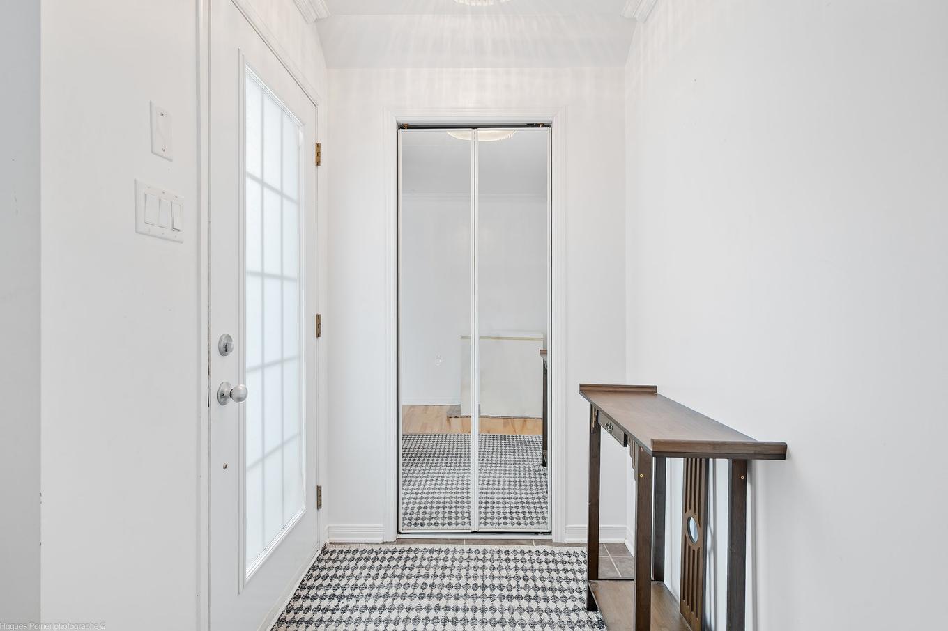 Hall - 8002 Rue Angèle, Laval (Duvernay), QC - Indoor Photo Showing Other Room