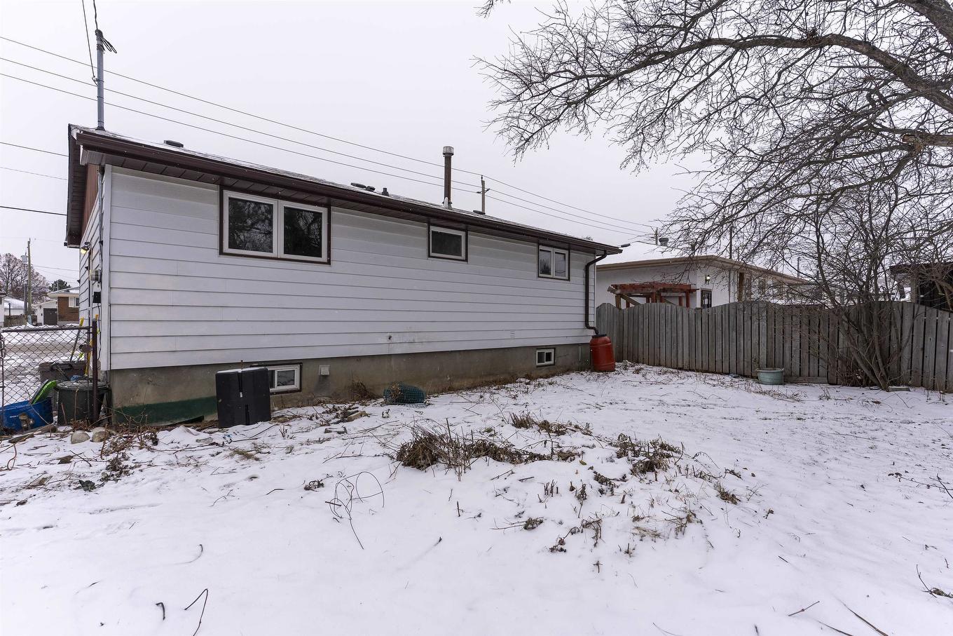 423 Churchill Drive W, Thunder Bay, ON - Outdoor With Exterior