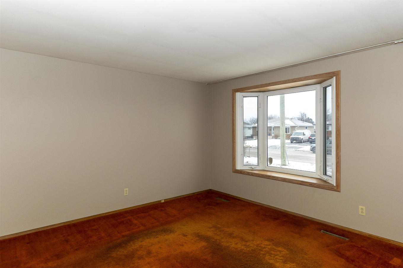 423 Churchill Drive W, Thunder Bay, ON - Indoor Photo Showing Other Room