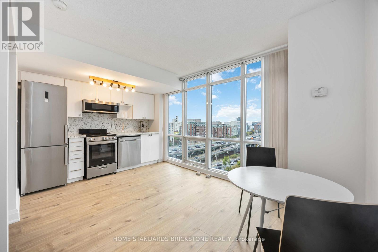 1116 - 11 Brunel Court, Toronto, ON - Indoor Photo Showing Kitchen