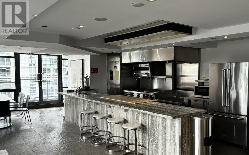 1116 - 11 Brunel Court, Toronto, ON - Indoor Photo Showing Kitchen