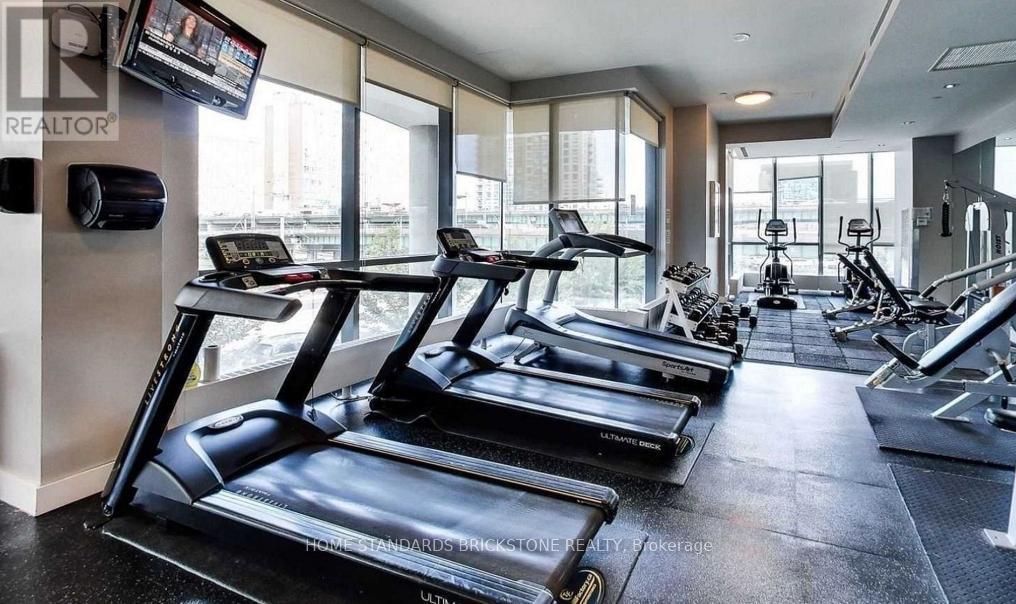 1116 - 11 Brunel Court, Toronto, ON - Indoor Photo Showing Gym Room