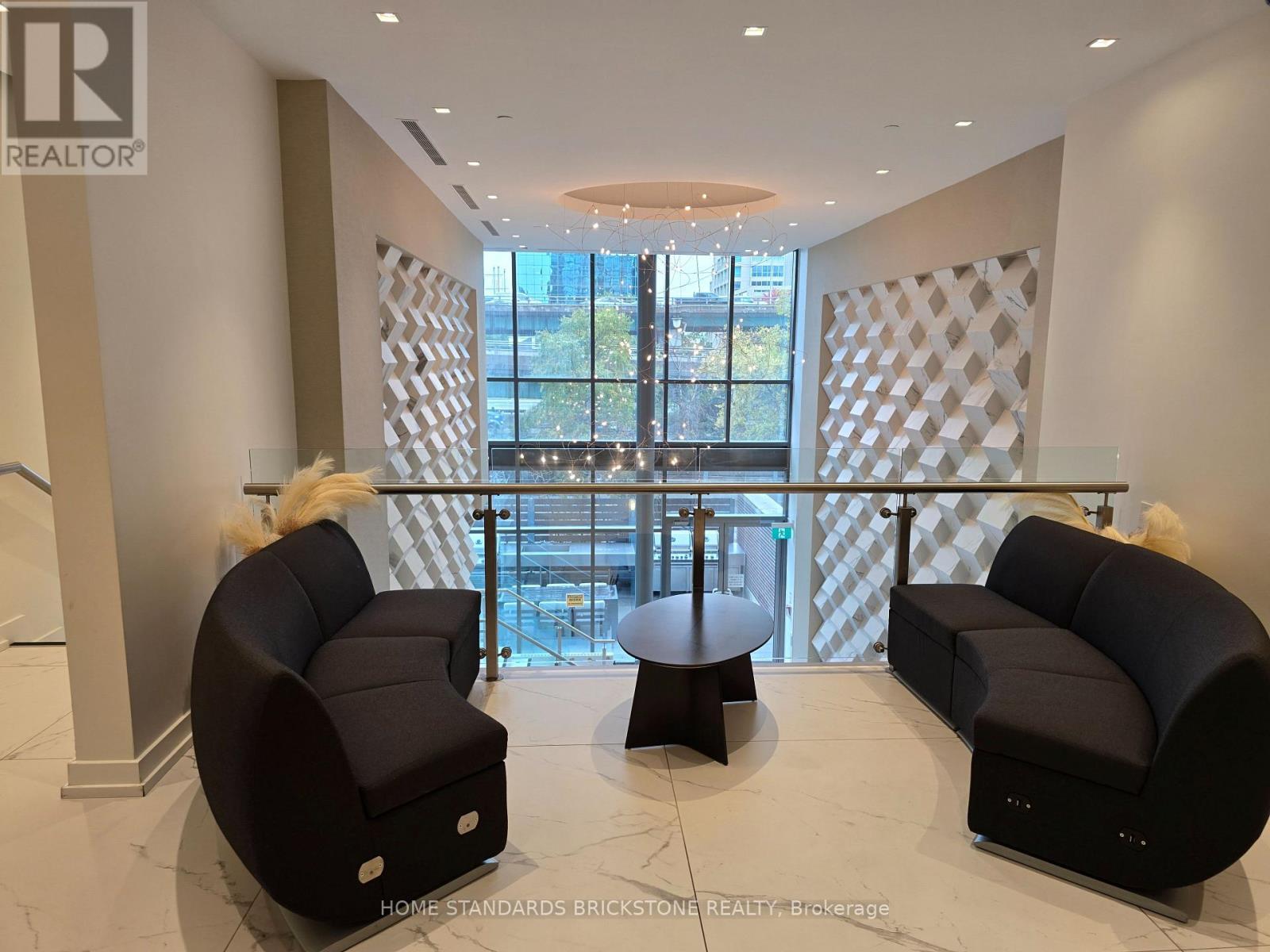 1116 - 11 Brunel Court, Toronto, ON - Indoor