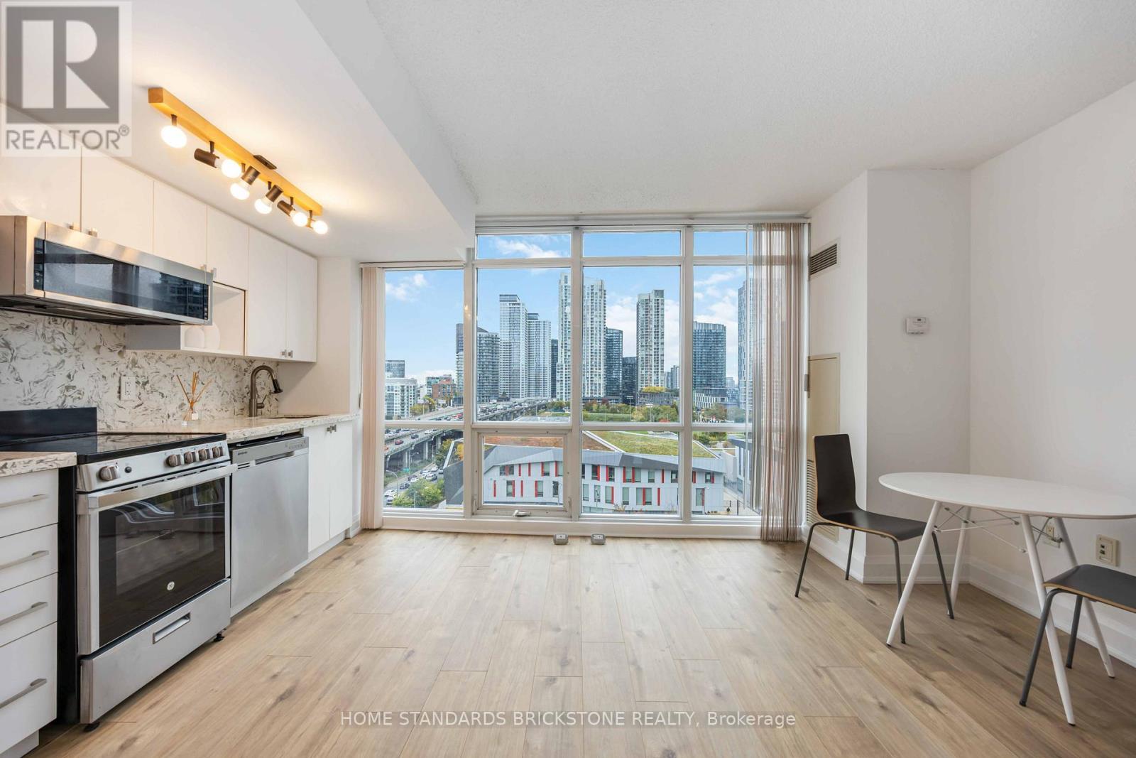 1116 - 11 Brunel Court, Toronto, ON - Indoor Photo Showing Kitchen