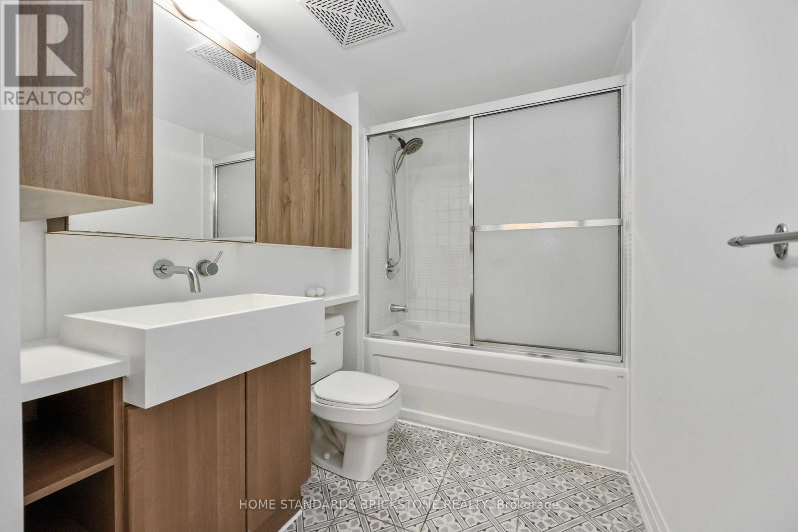 1116 - 11 Brunel Court, Toronto, ON - Indoor Photo Showing Bathroom