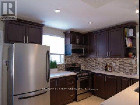 50 Kilgreggan Crescent, Toronto, ON - Indoor Photo Showing Kitchen