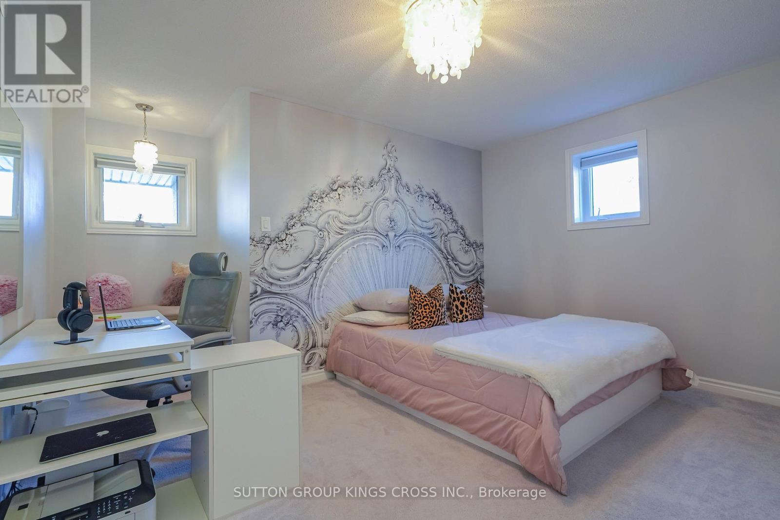 1813 Rex Heath Drive, Pickering, ON - Indoor Photo Showing Bedroom