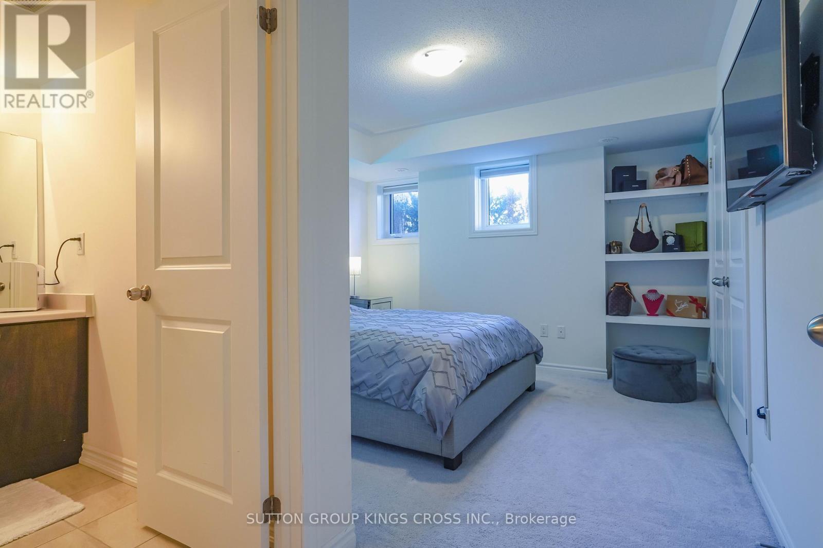 1813 Rex Heath Drive, Pickering, ON - Indoor Photo Showing Bedroom