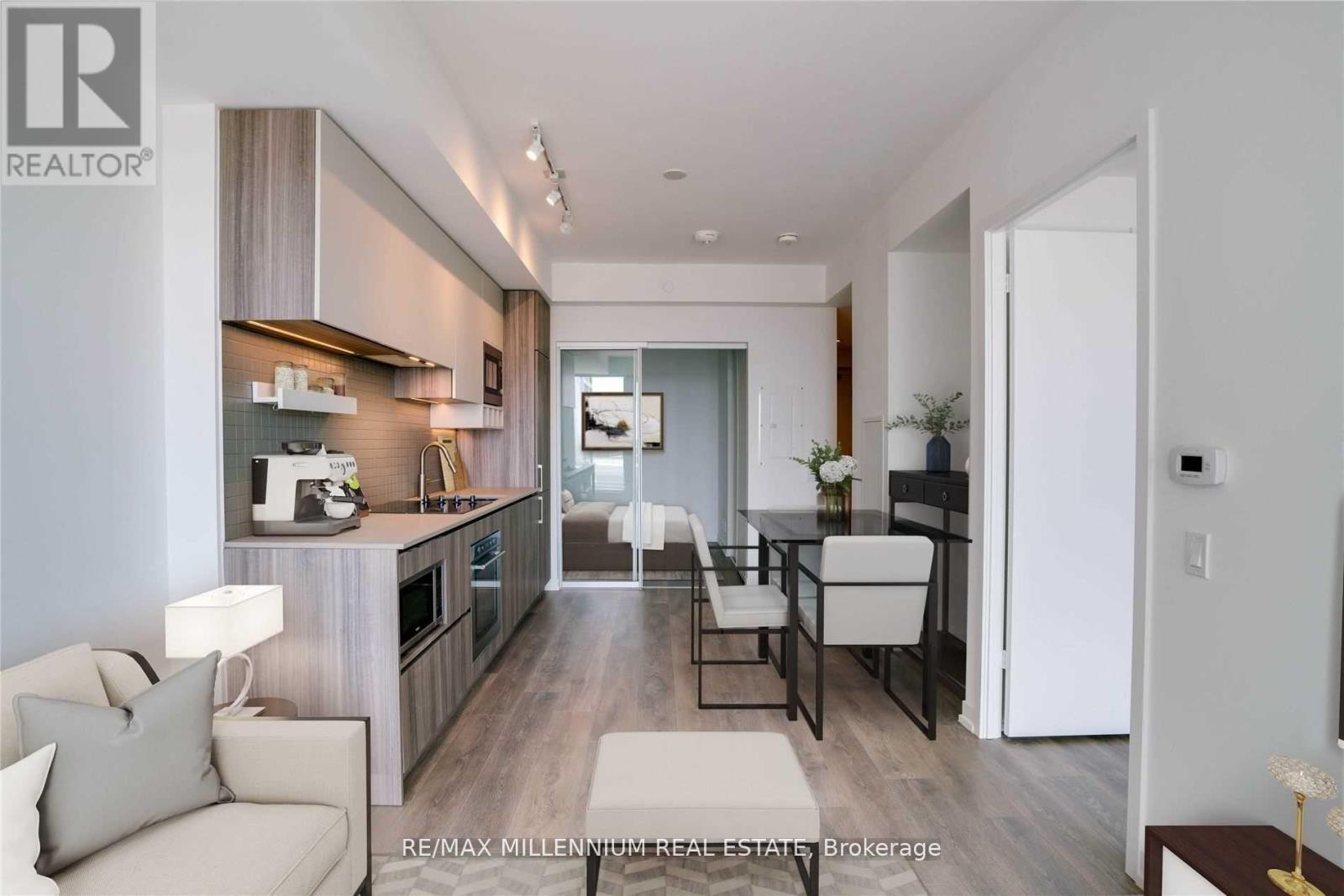 2006 - 898 Portage Parkway, Vaughan, ON - Indoor Photo Showing Living Room