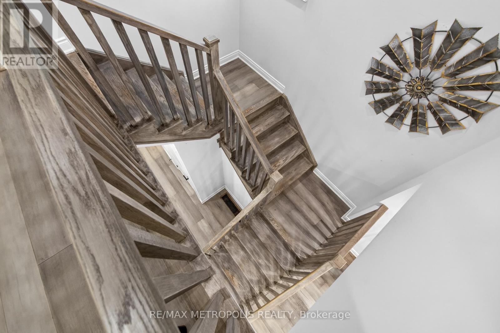 32 Ballinger Way, Uxbridge, ON - Indoor Photo Showing Other Room