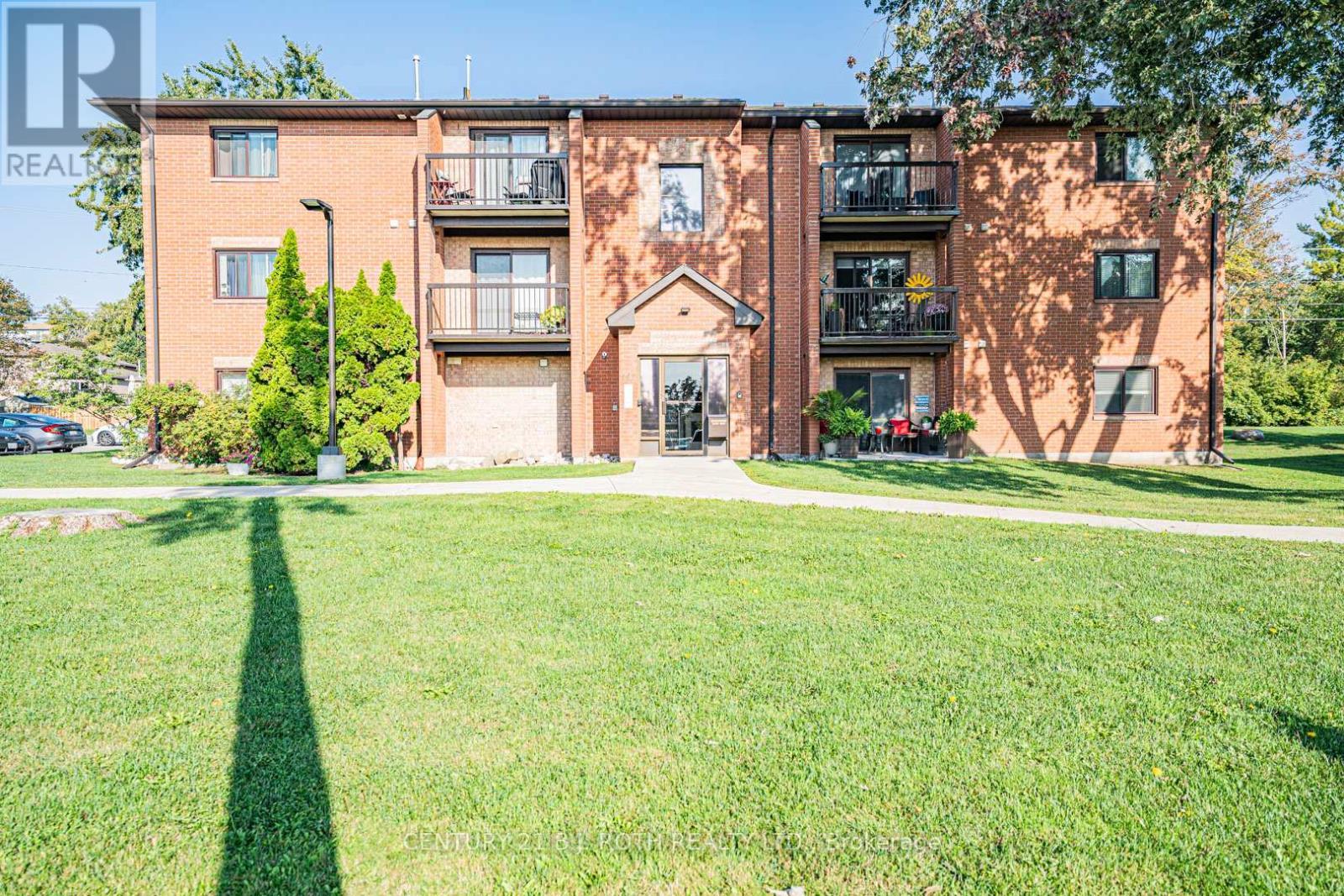 G10 - 147 Edgehill Drive, Barrie, ON - Outdoor