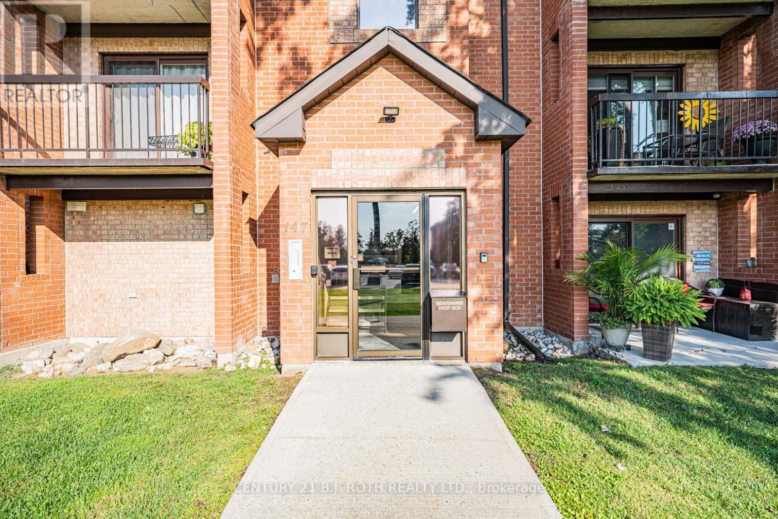 G10 - 147 Edgehill Drive, Barrie, ON - Outdoor With Deck Patio Veranda