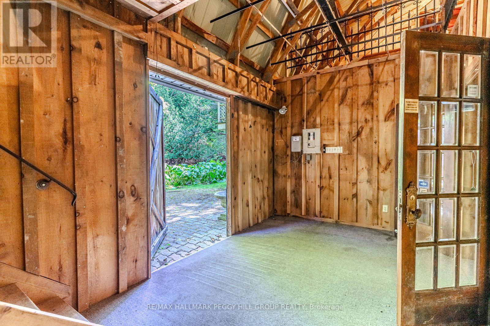 8275 County Road 9, Clearview, ON - Indoor Photo Showing Other Room