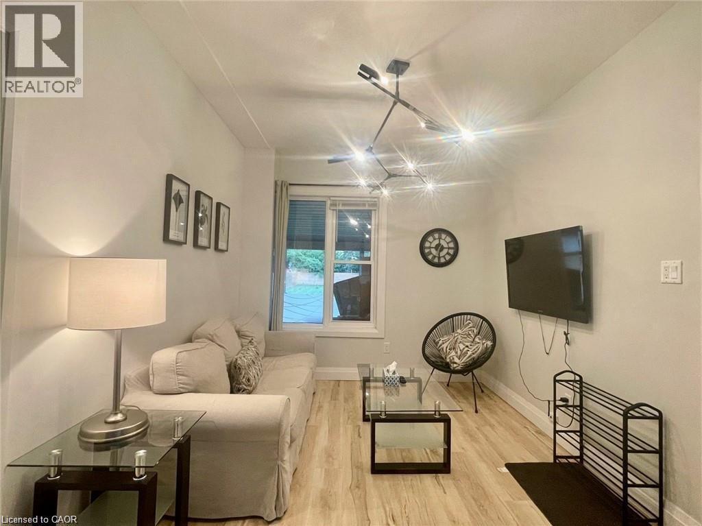 25 Krug Street Unit# 1, Kitchener, ON - Indoor Photo Showing Other Room