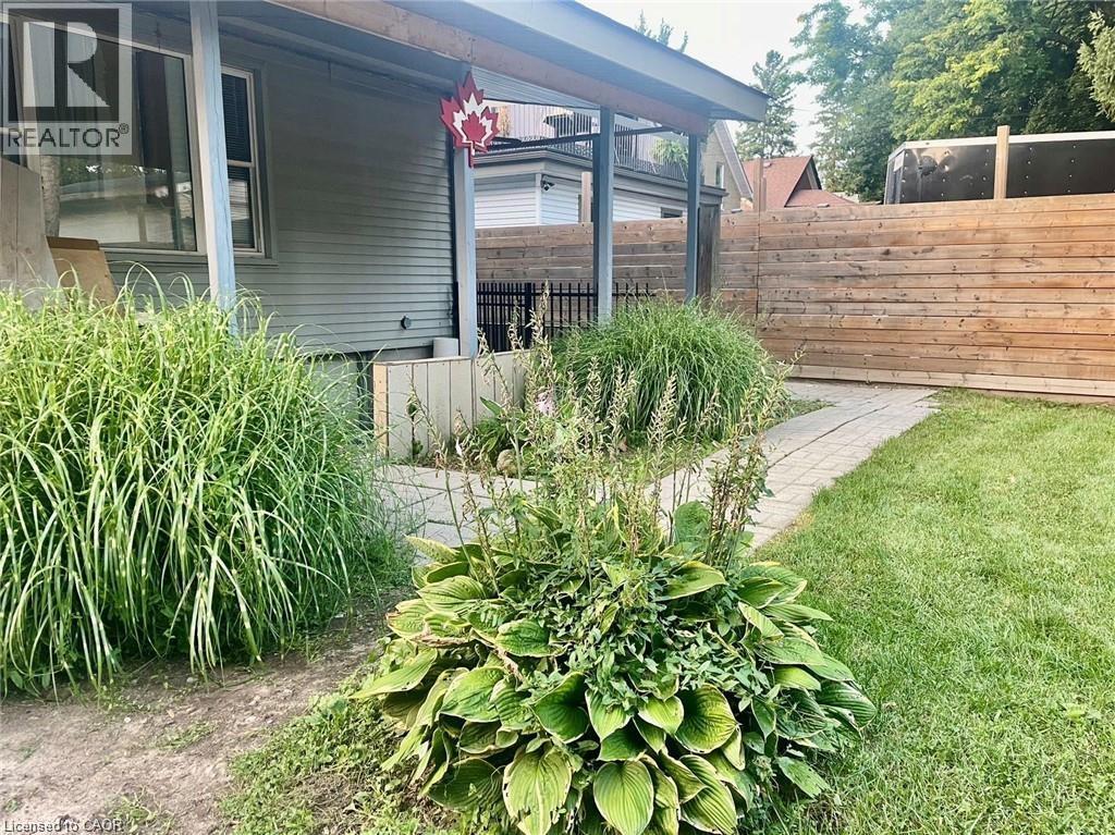 25 Krug Street Unit# 1, Kitchener, ON - Outdoor