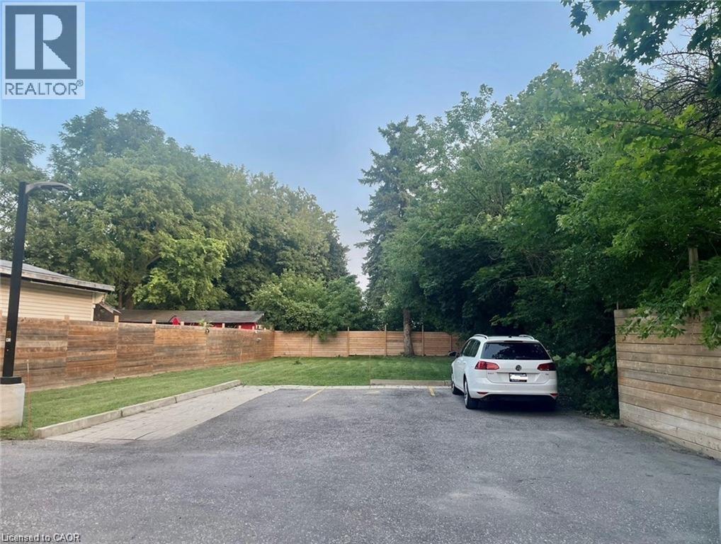 25 Krug Street Unit# 1, Kitchener, ON - Outdoor