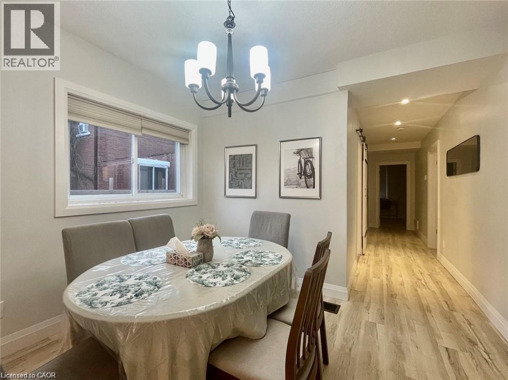 25 Krug Street Unit# 1, Kitchener, ON - Indoor Photo Showing Dining Room
