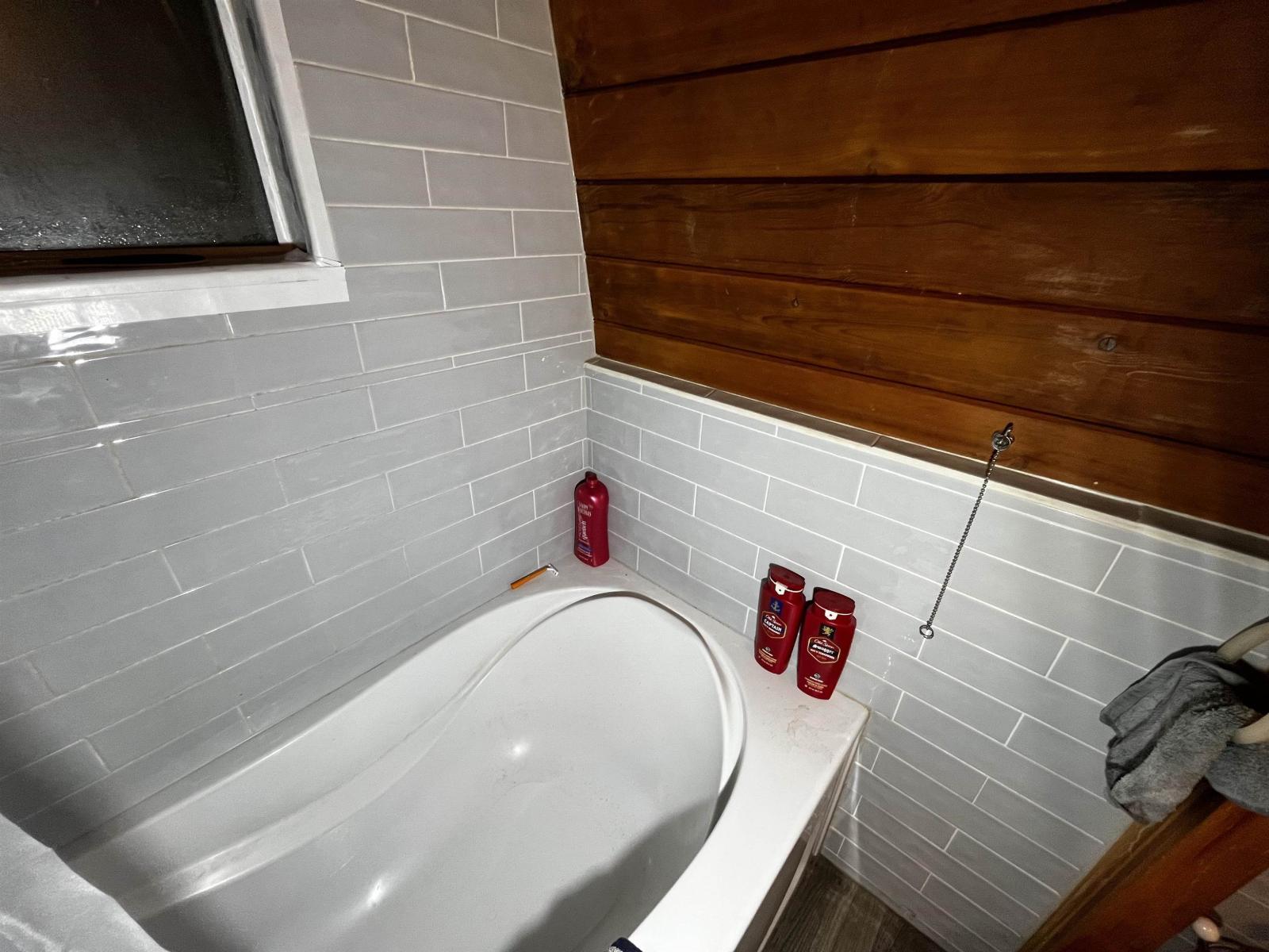 14371 Alpine Boulevard|Sunshine Valley, Sunshine Valley, BC - Indoor Photo Showing Laundry Room