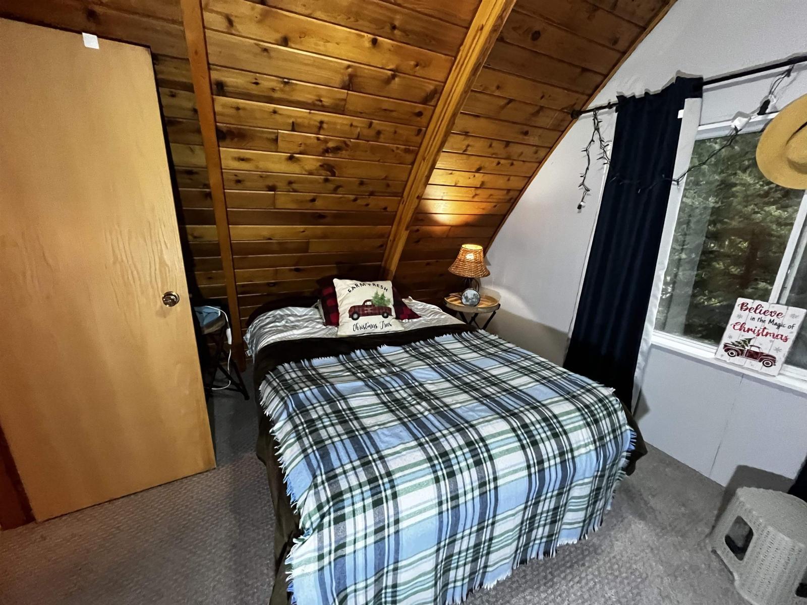 14371 Alpine Boulevard|Sunshine Valley, Sunshine Valley, BC - Indoor Photo Showing Bedroom
