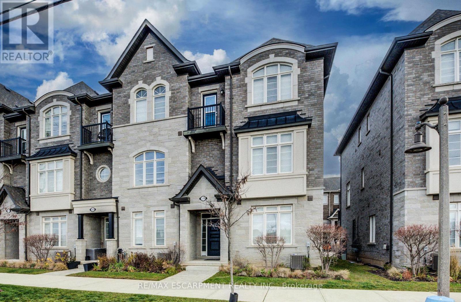 2285 Khalsa Gate, Oakville, ON - Outdoor With Facade