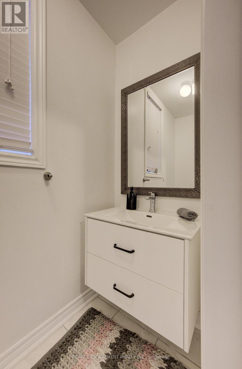 2285 Khalsa Gate, Oakville, ON - Indoor Photo Showing Bathroom