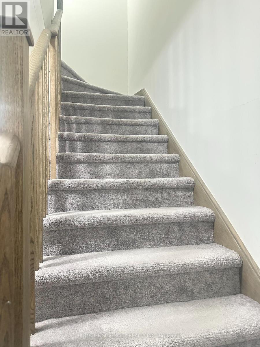 10 - 3562 Colonial Drive, Mississauga, ON - Indoor Photo Showing Other Room