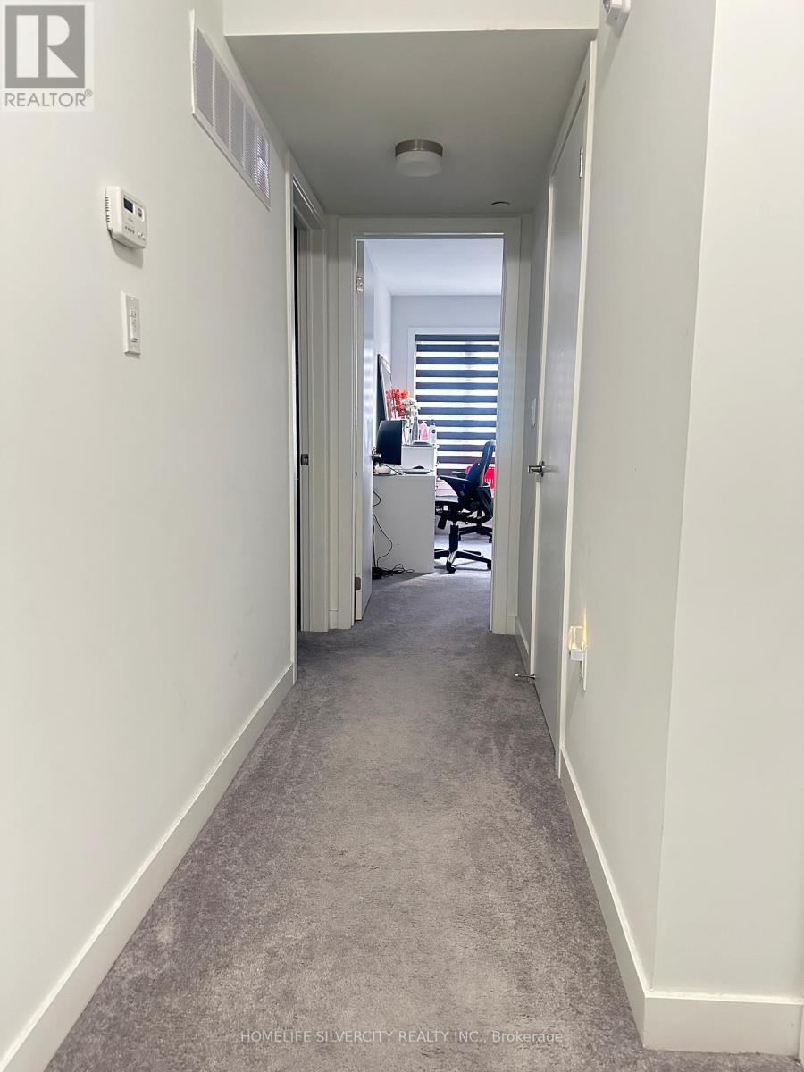 10 - 3562 Colonial Drive, Mississauga, ON - Indoor Photo Showing Other Room